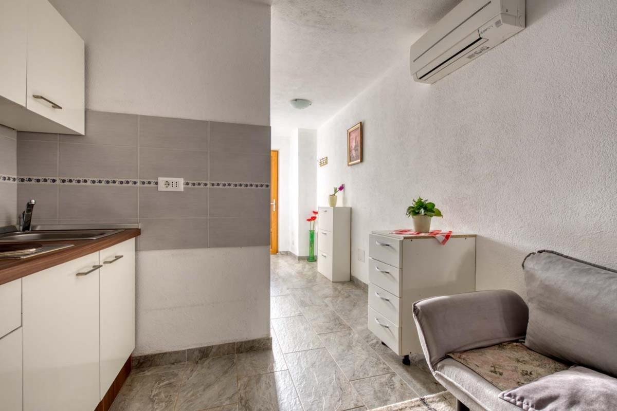 Apartments Ina & Ika Rovinj Exterior photo